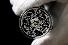 Серебряная монета 3 рубля 900 пробы (31,1 г) Чемпионат мира по футболу. Россия 2002 PF