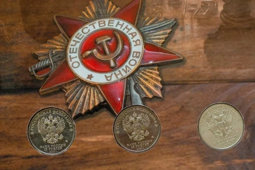Набор 19-ти монет 25 рублей и 1-ой 10 рублей в альбоме. Оружие Великой Победы. Выпуск 1, 2, 3. Россия 2019-2020 UNC фото 9 Набор 19-ти монет 25 рублей и 1-ой 10 рублей в альбоме. Оружие Великой Победы. Выпуск 1, 2, 3. Россия 2019-2020 UNC фото 9