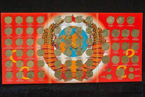 Подарочный набор юбилейных монет СССР (1965-1991) 68 шт. в альбоме, 1965-1991 г. в. Монеты в состоянии XF-AU (из обращения) фото 5 Подарочный набор юбилейных монет СССР (1965-1991) 68 шт. в альбоме, 1965-1991 г. в. Монеты в состоянии XF-AU (из обращения) фото 5